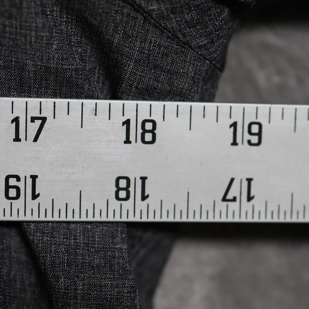 Helly Hansen Jacket Womens Small Gray Parka Insulated Lined Pockets Winter Snow